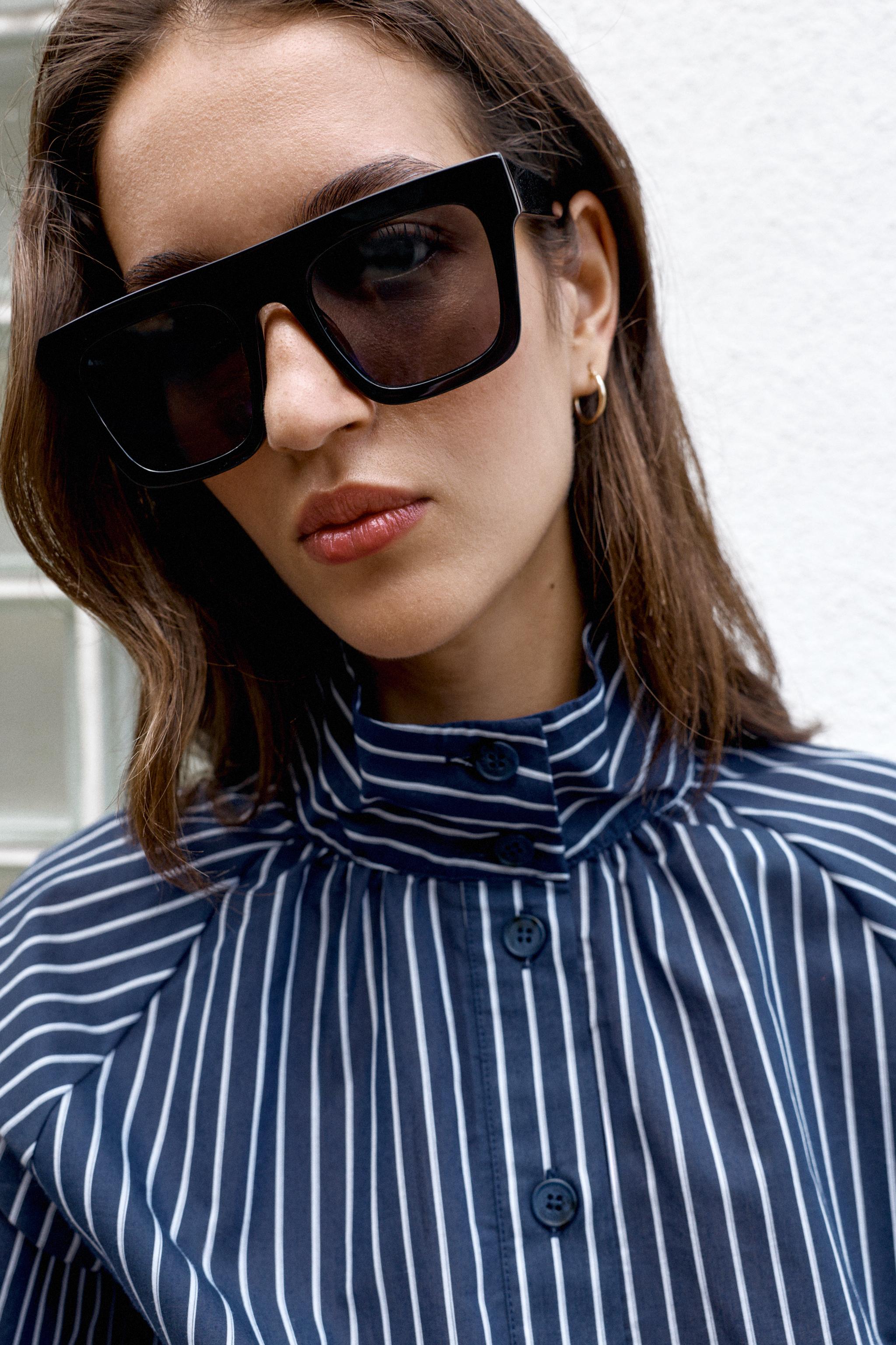 STRIPED HIGH NECK SHIRT